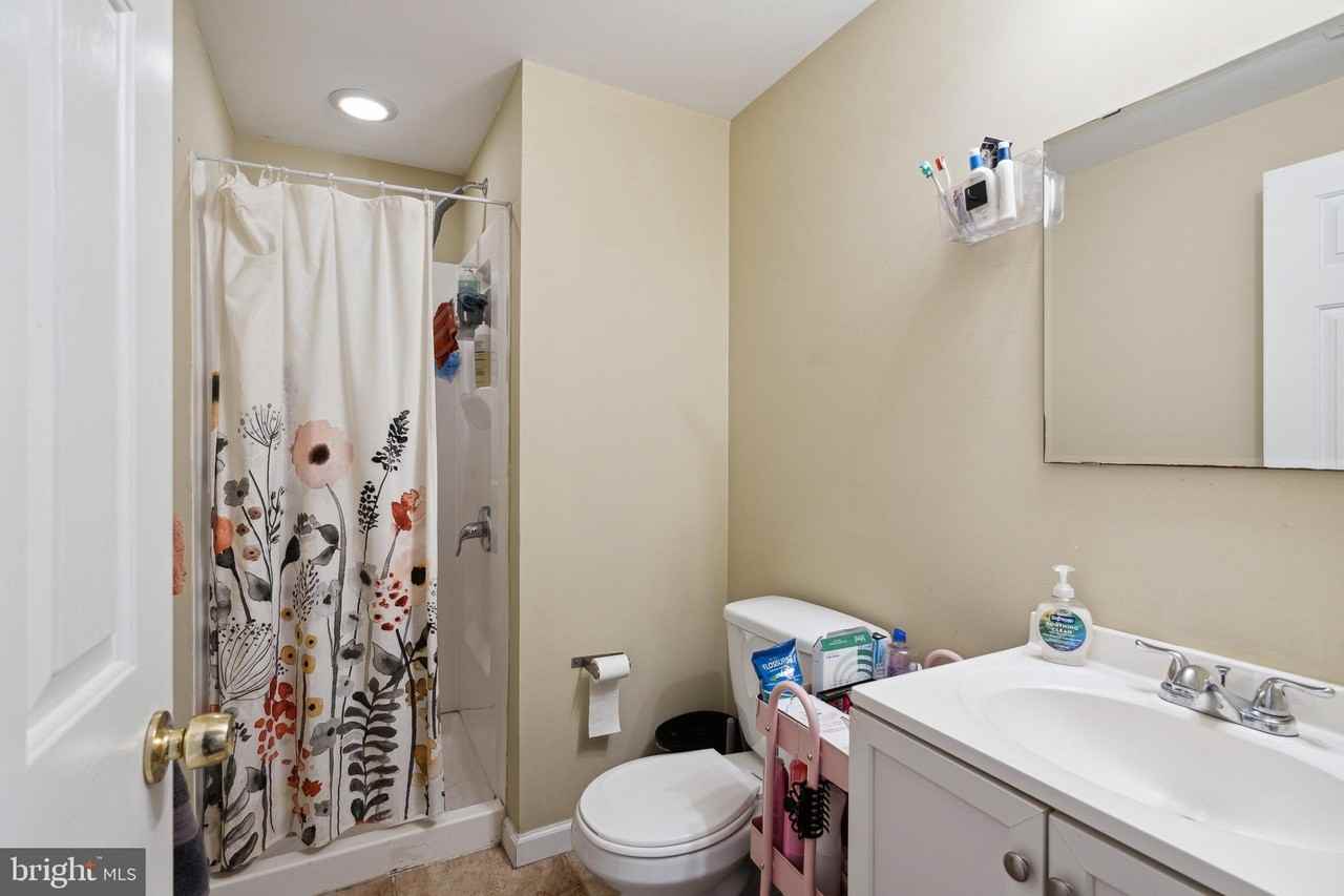 1611 N 17th St #1 - Photo 7 of 21