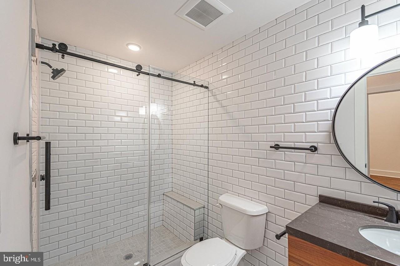 1211 Bainbridge St Unit 3d - Photo 4 of 18