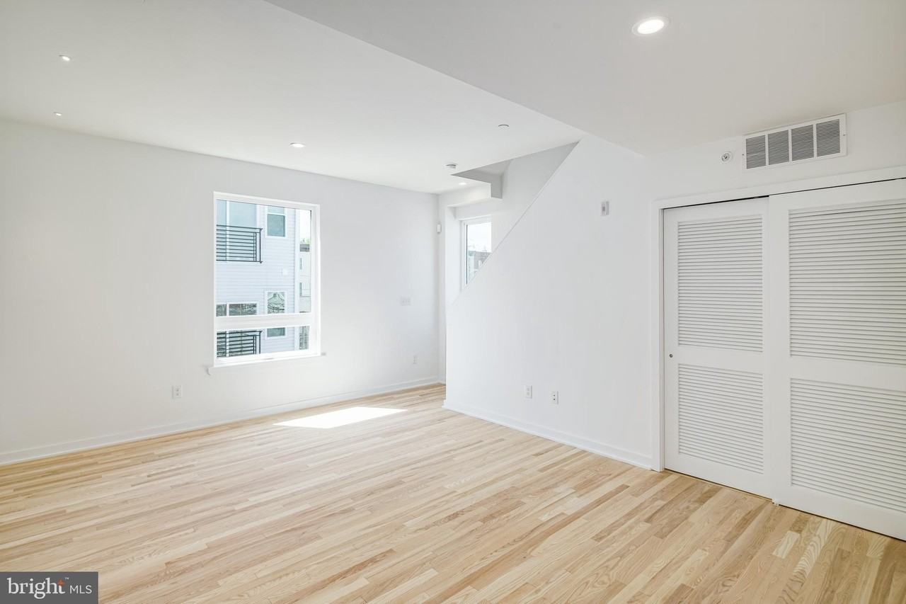 1842 E Harold St Unit 5 - Photo 3 of 15