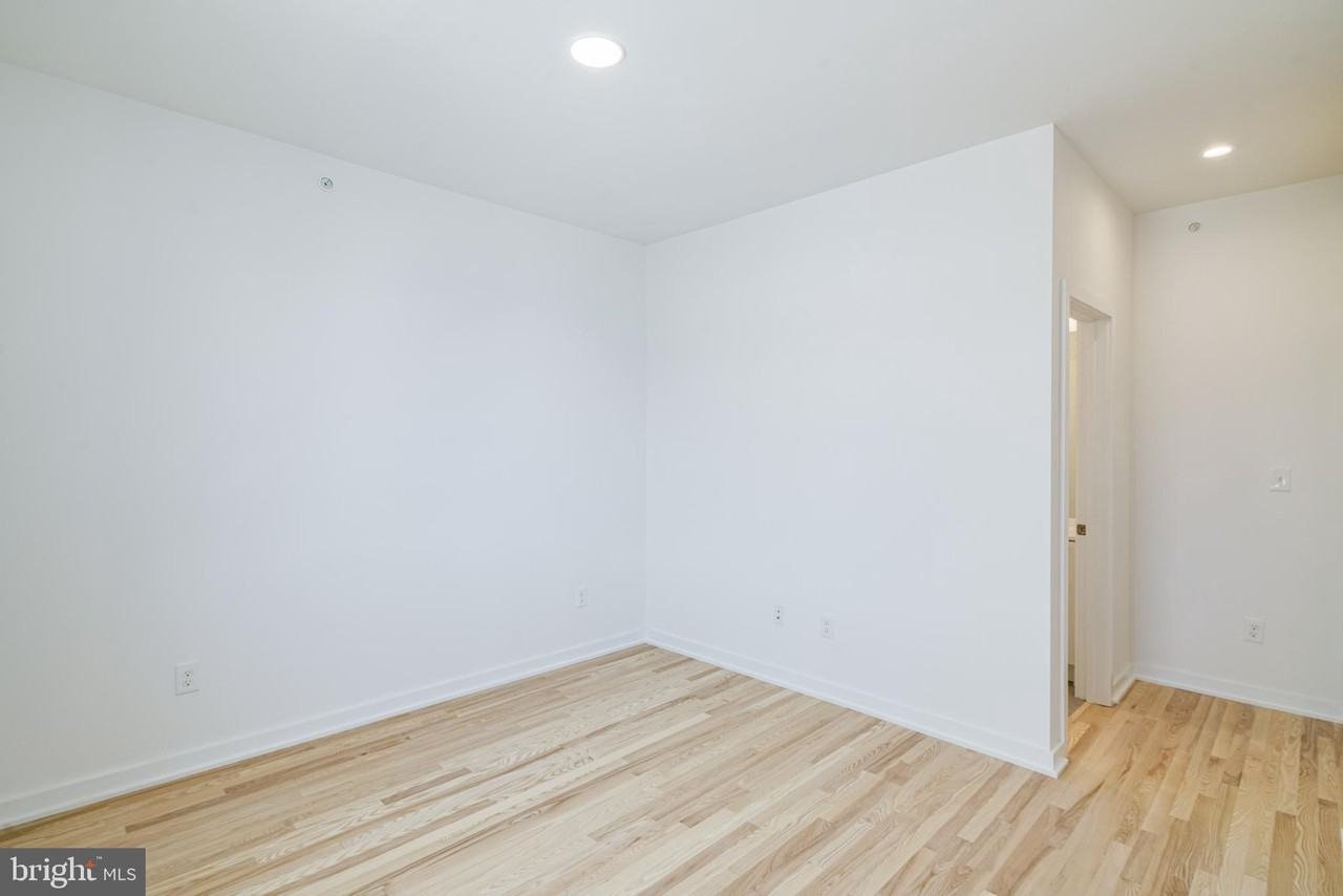 1842 E Harold St Unit 5 - Photo 5 of 15