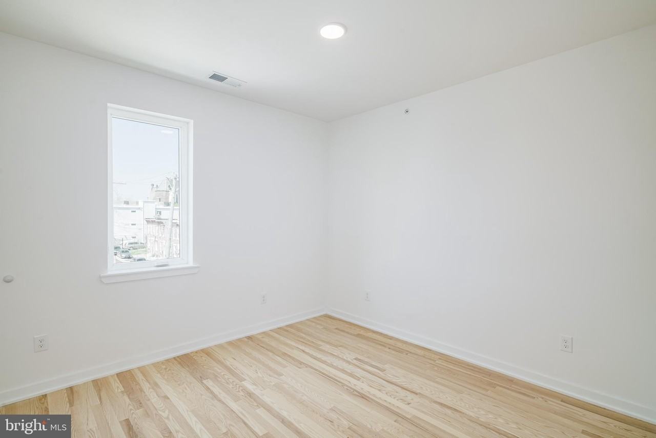 1842 E Harold St Unit 5 - Photo 7 of 15