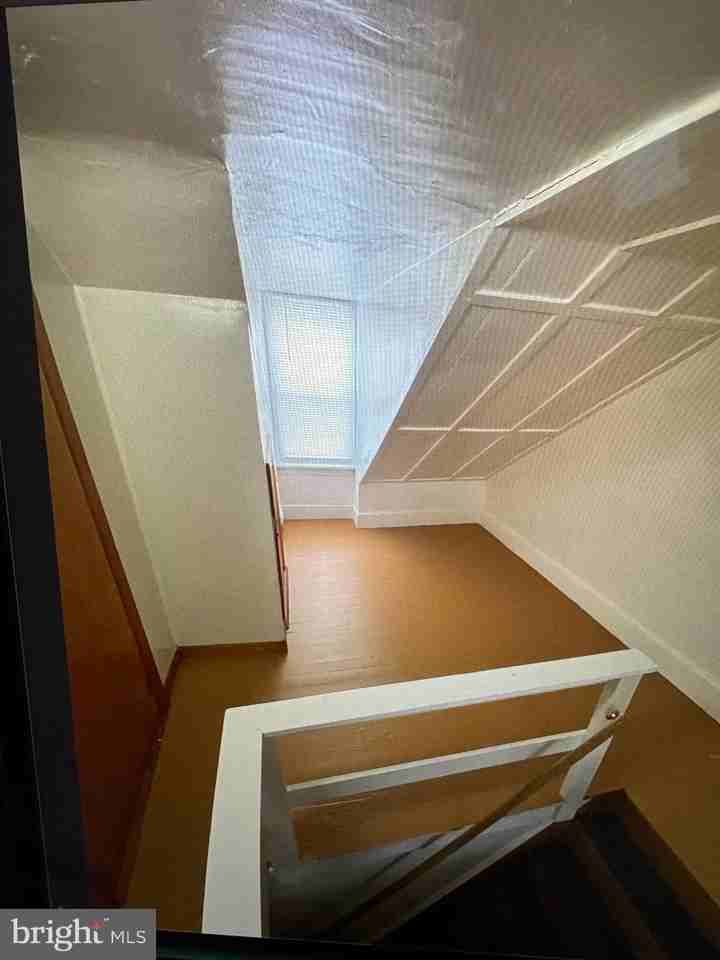 834 E Market St - Photo 6 of 14