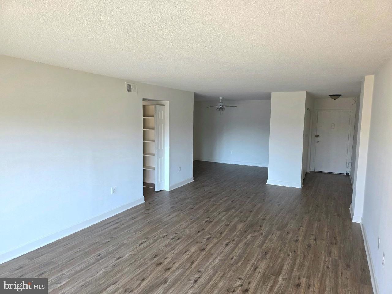 1300 Army Navy Dr Apt 306 - Photo 4 of 18