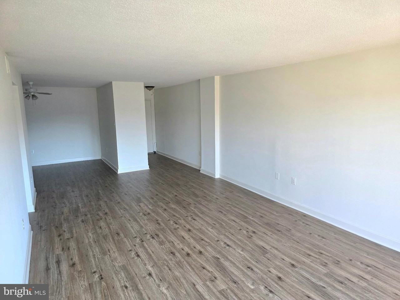 1300 Army Navy Dr Apt 306 - Photo 5 of 18