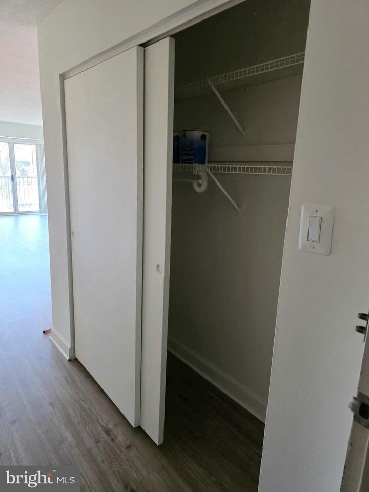 1300 Army Navy Dr Apt 306 - Photo 6 of 18