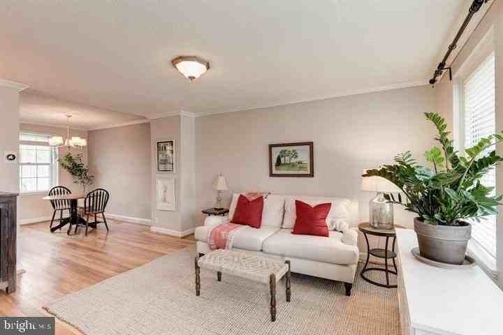 2886 S Abingdon St - Photo 2 of 25