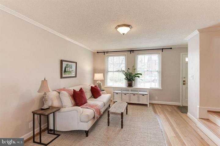 2886 S Abingdon St - Photo 5 of 25