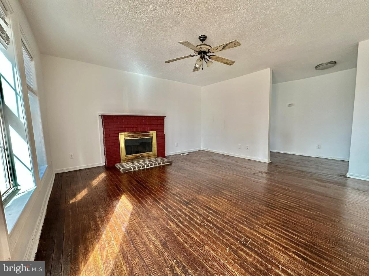 2015 S Lincoln St - Photo 2 of 27