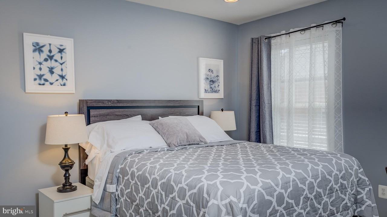 8070 Samuel Wallis St - Photo 5 of 50