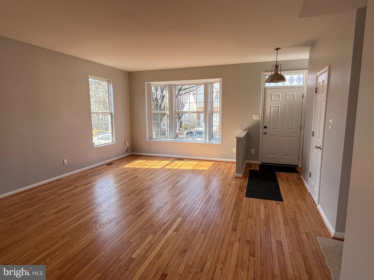 14223 Brenham Dr - Photo 4 of 32