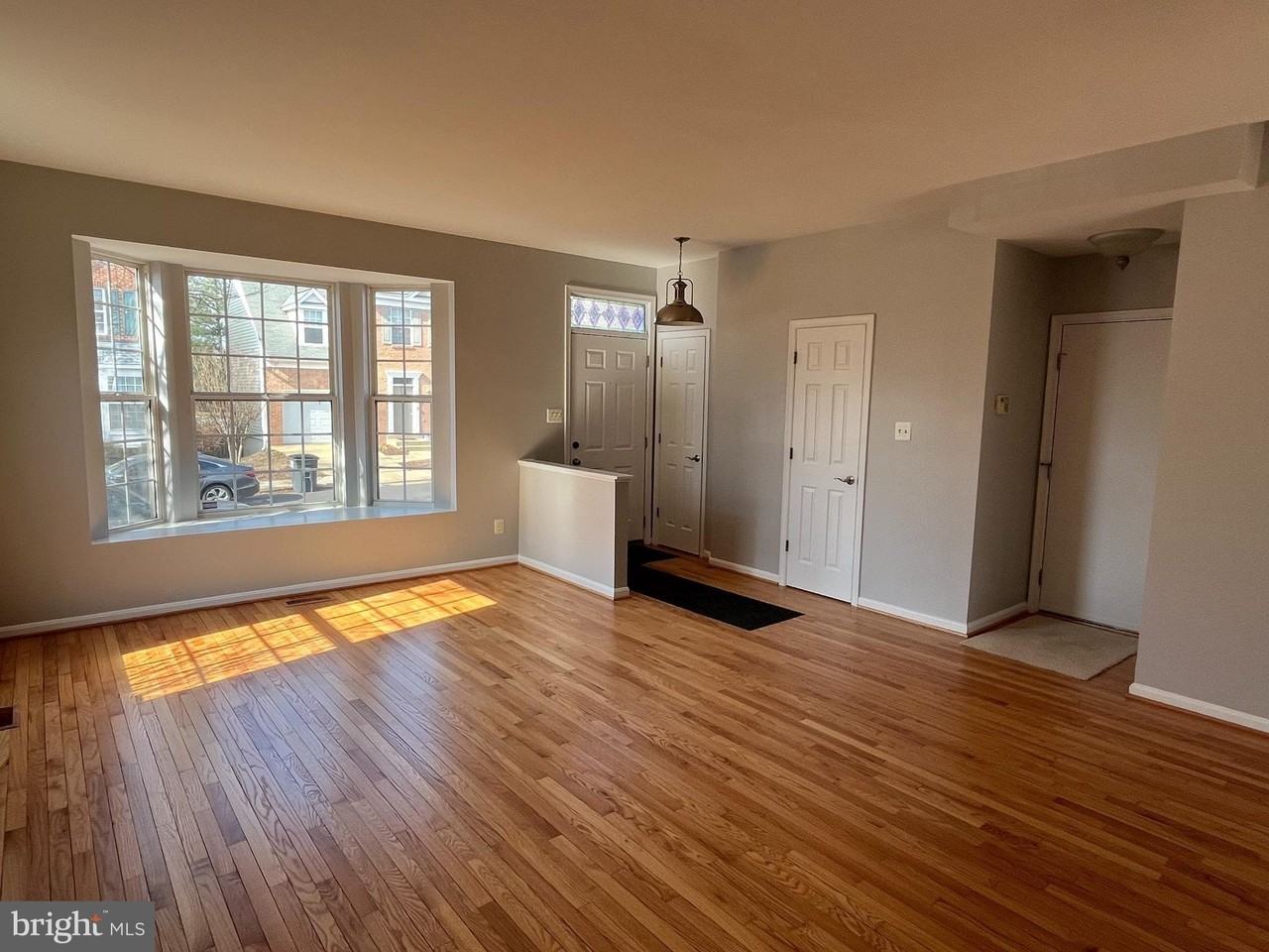 14223 Brenham Dr - Photo 5 of 32