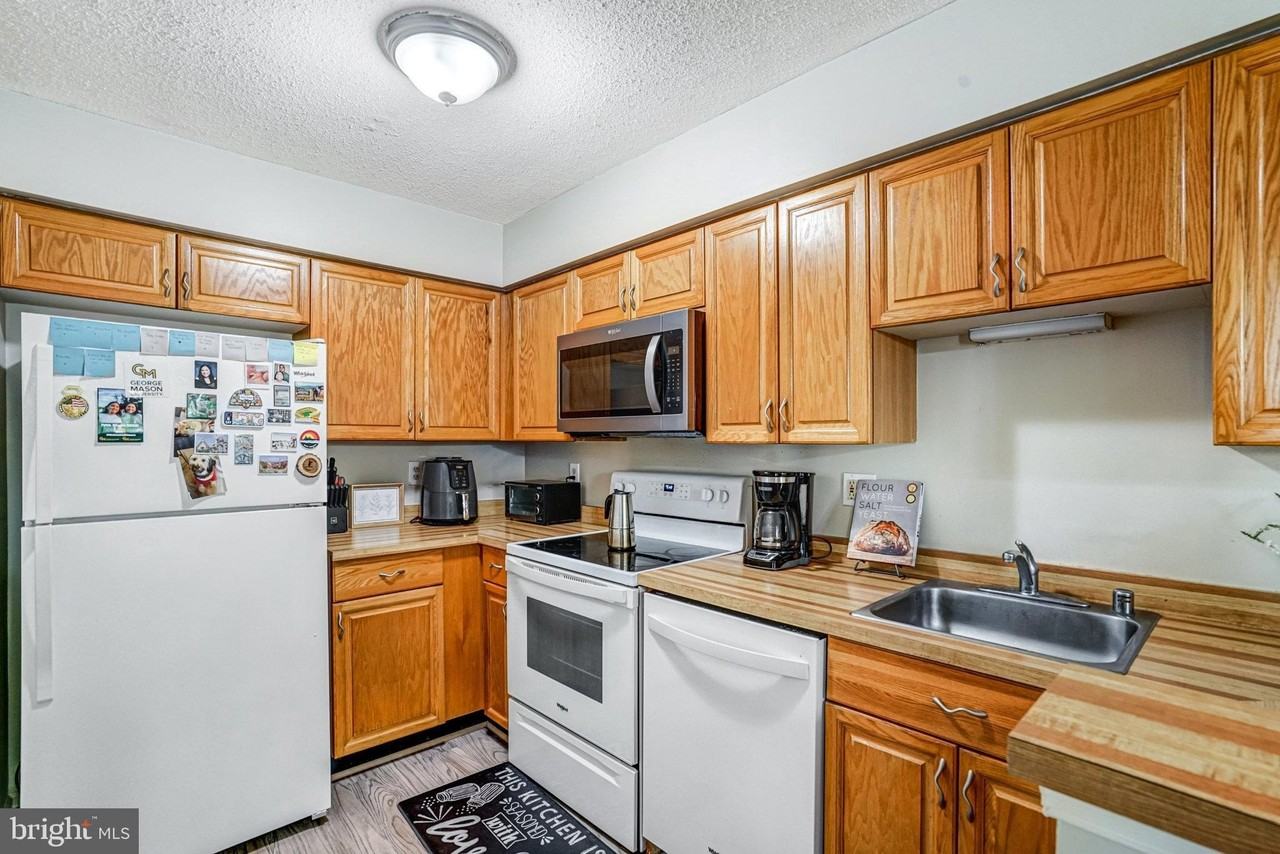 7598L Lakeside Village Dr Unit L - Photo 7 of 36