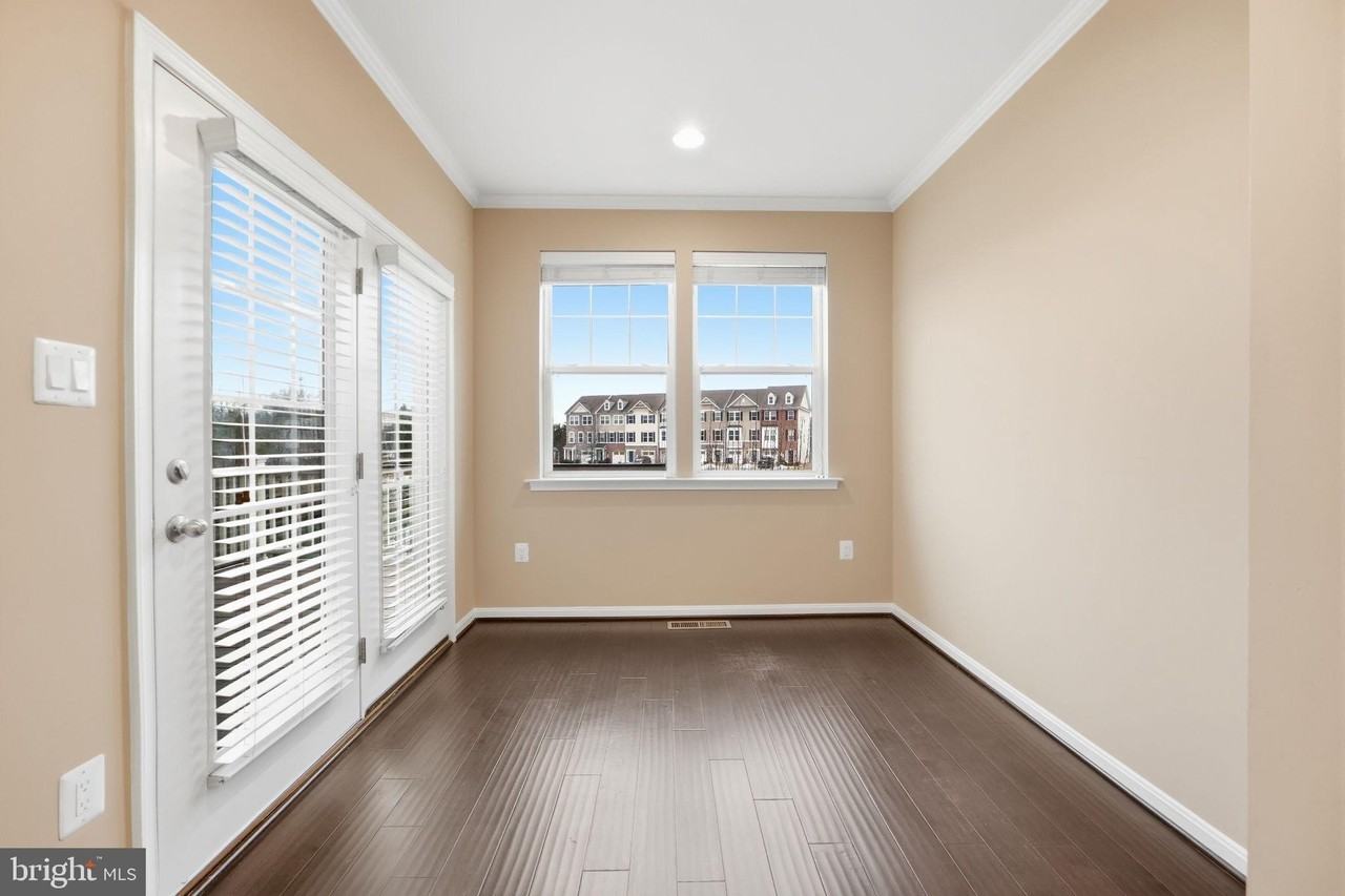 43593 Mirror Ter - Photo 7 of 38