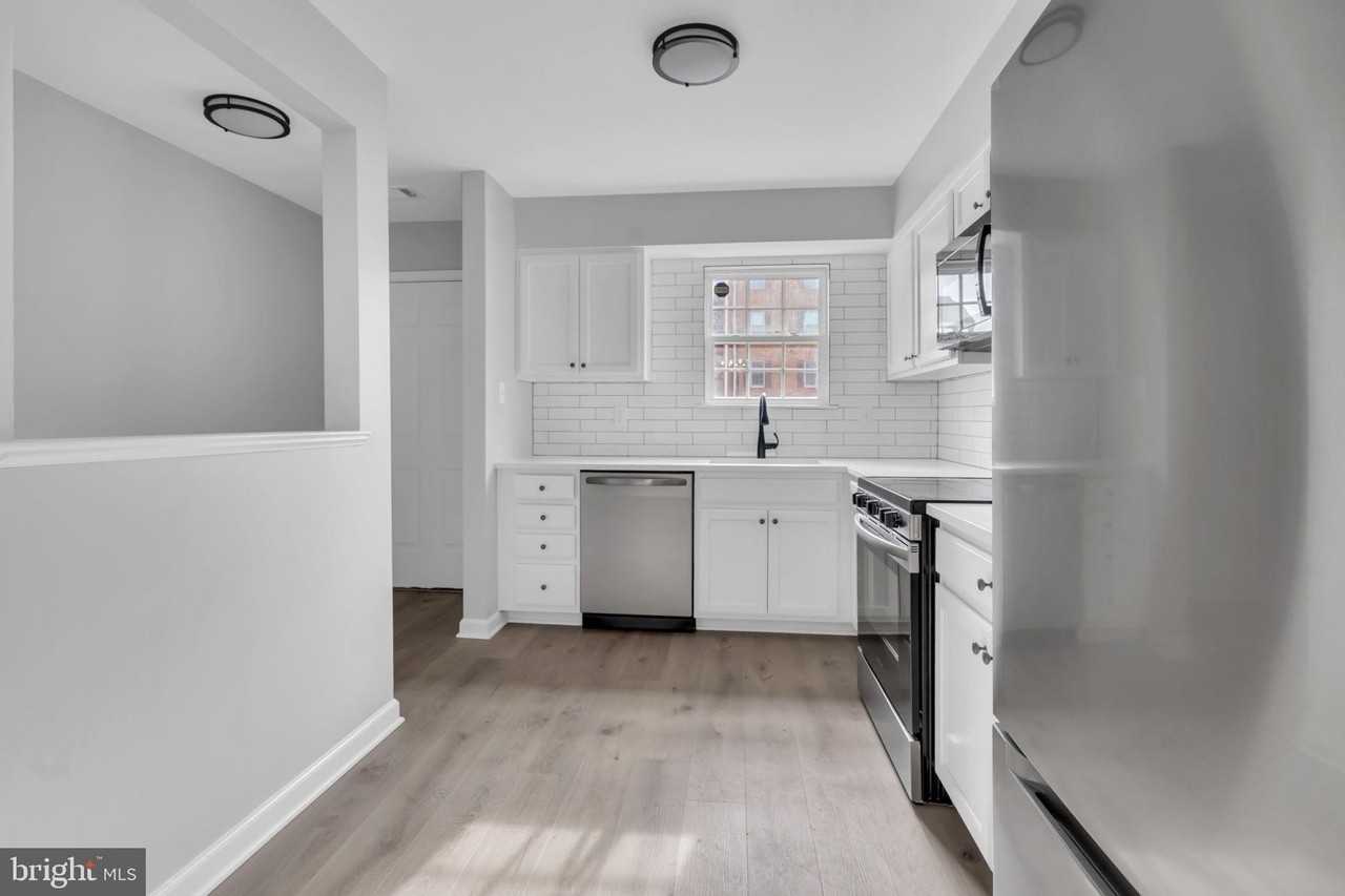 8720 Sugarwood Ln - Photo 5 of 24