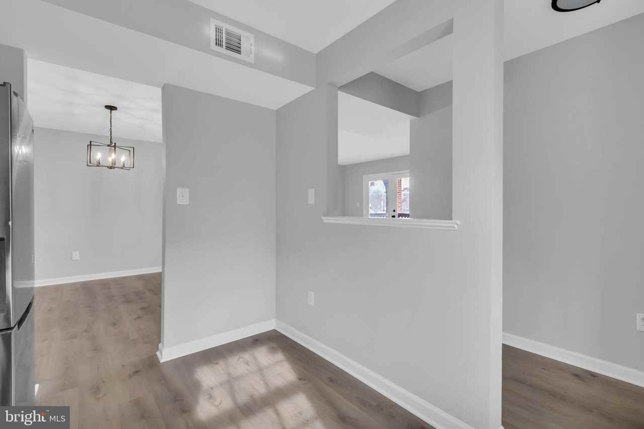 8720 Sugarwood Ln - Photo 6 of 24