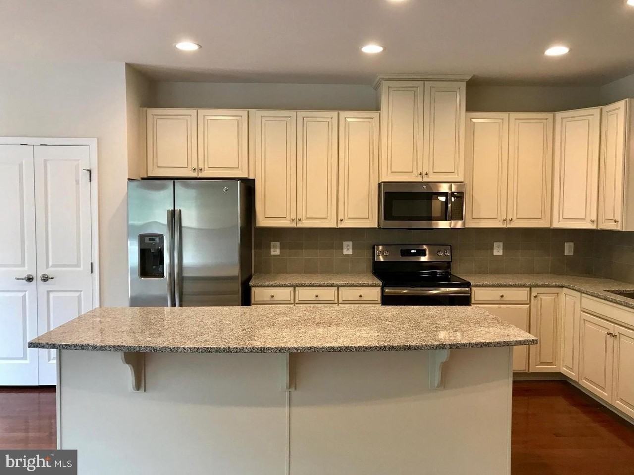 10735 Hinton Way - Photo 3 of 18