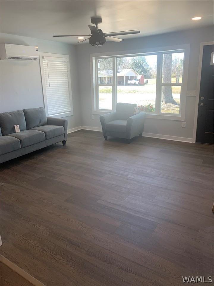 18160 N Jefferson St Unit 1 - Photo 3 of 8