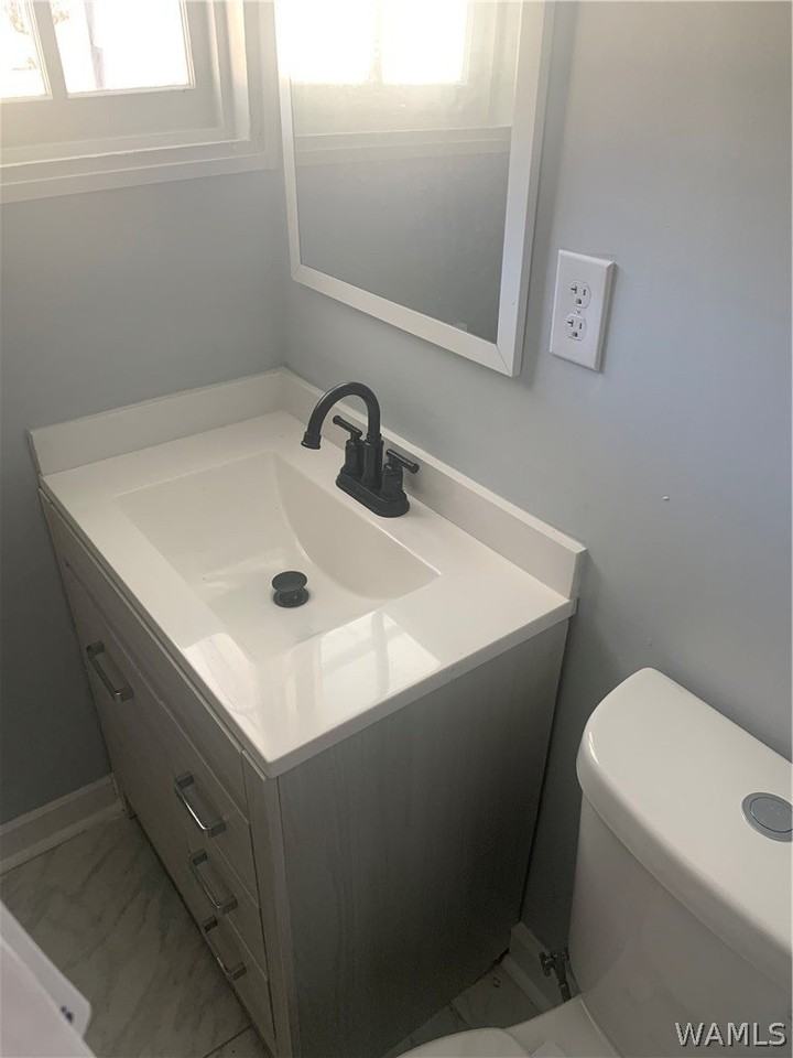 18160 N Jefferson St Unit 1 - Photo 6 of 8