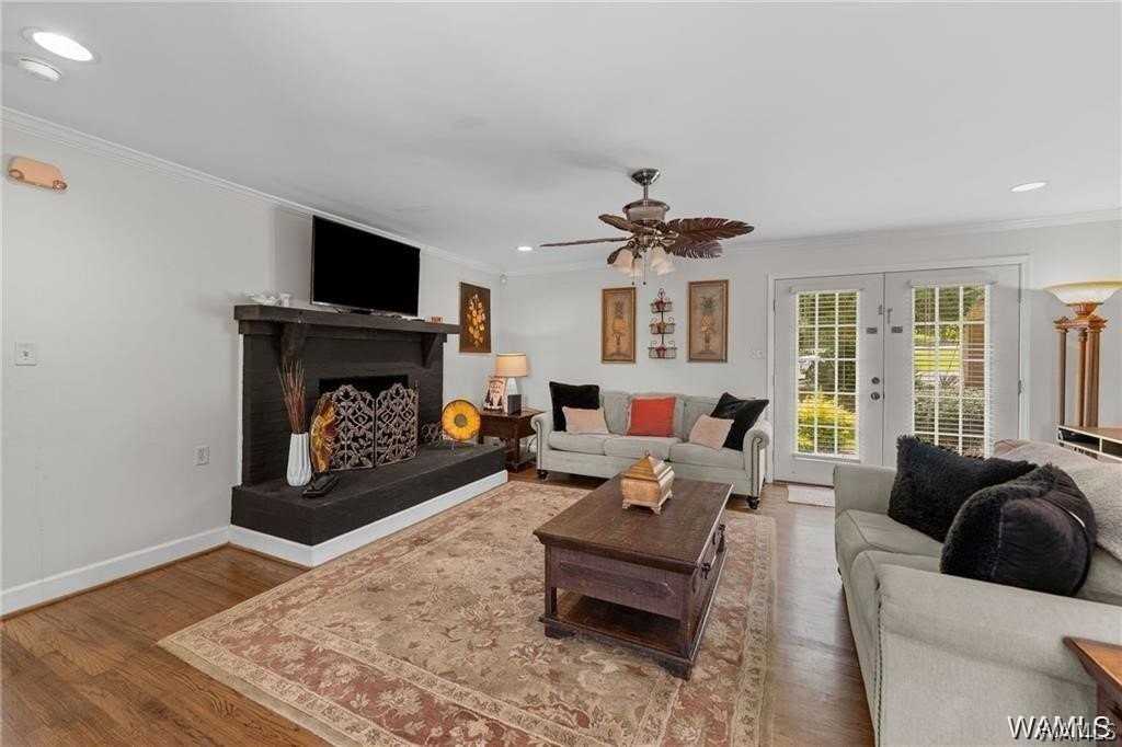 16584 Kathryn Lane Dr - Photo 7 of 43