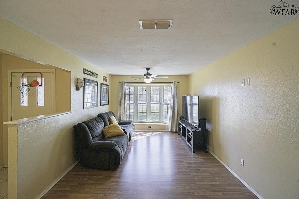 1223 Amherst St - Photo 2 of 26