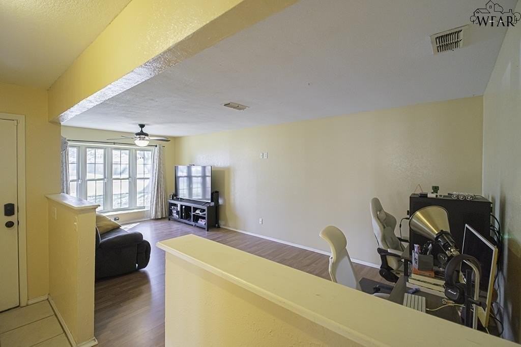 1223 Amherst St - Photo 3 of 26