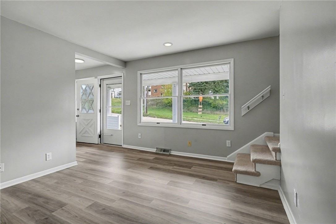 841 E Lutton St - Photo 5 of 38