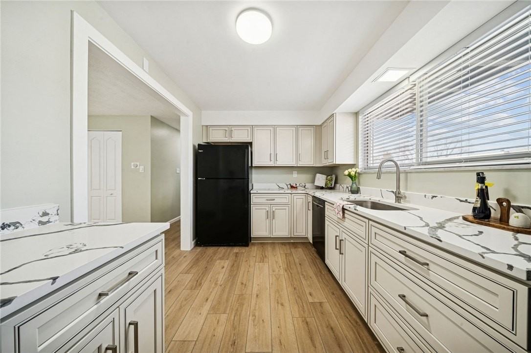 3133 Camberly Dr - Photo 3 of 29