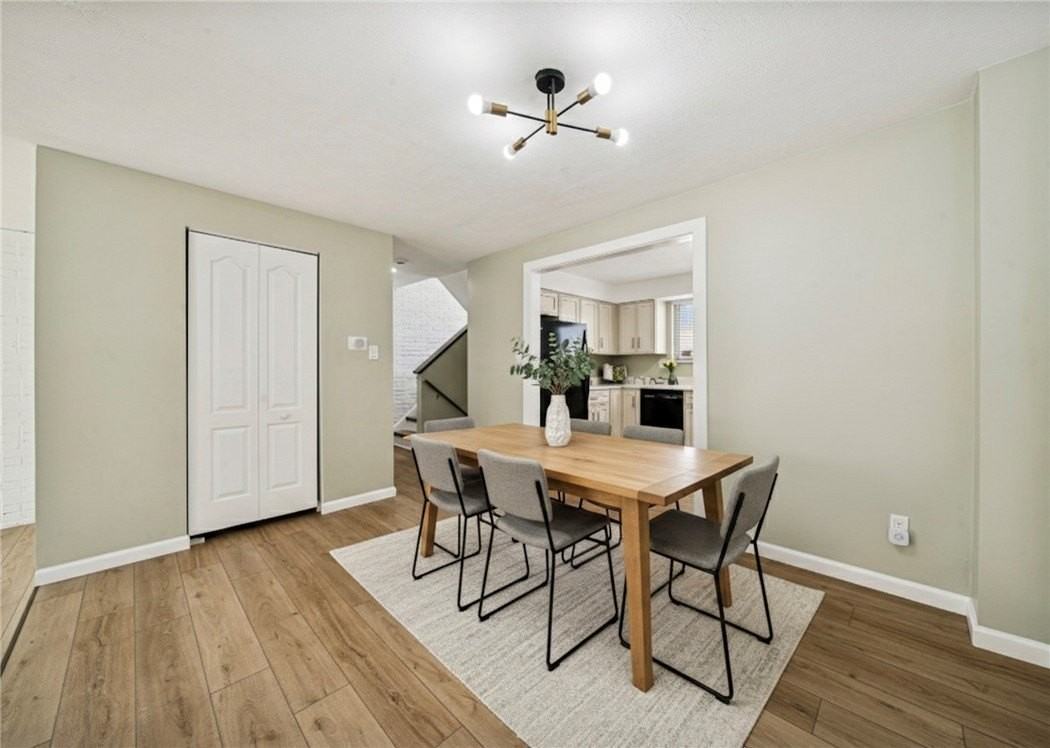 3133 Camberly Dr - Photo 6 of 29