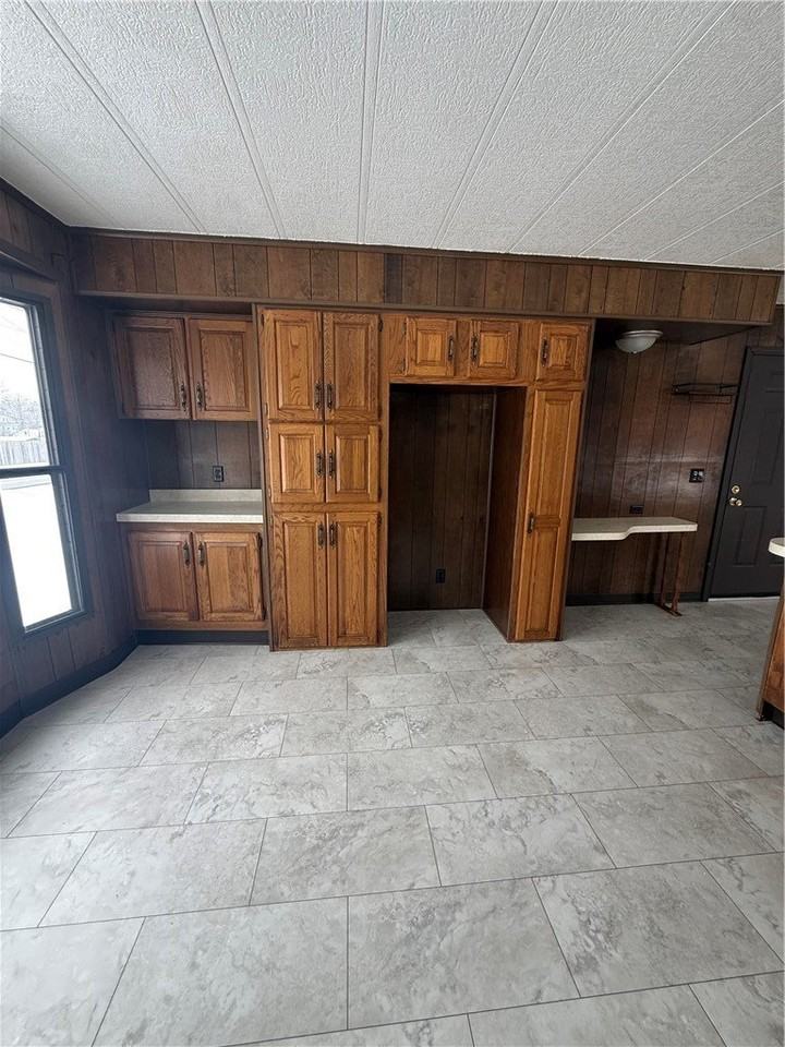 1631 Hyndman St - Photo 4 of 12