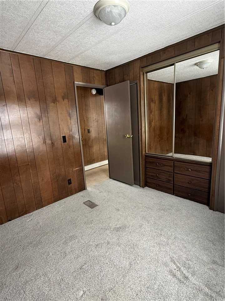 1631 Hyndman St - Photo 5 of 12