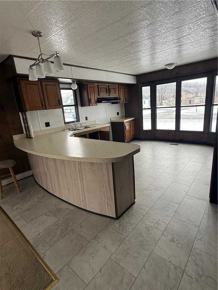 1631 Hyndman St - Photo 7 of 12