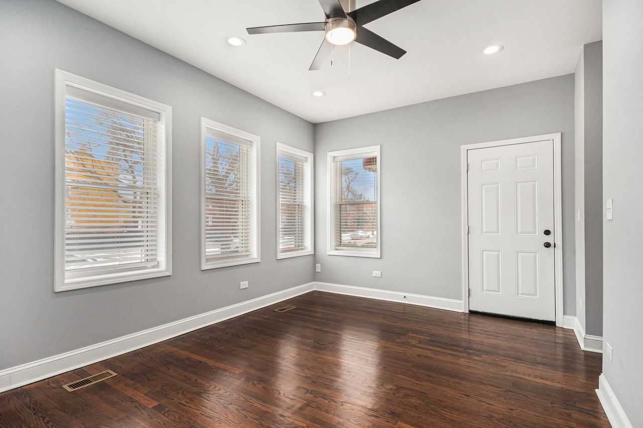 1702 N Meade Ave - Photo 3 of 14