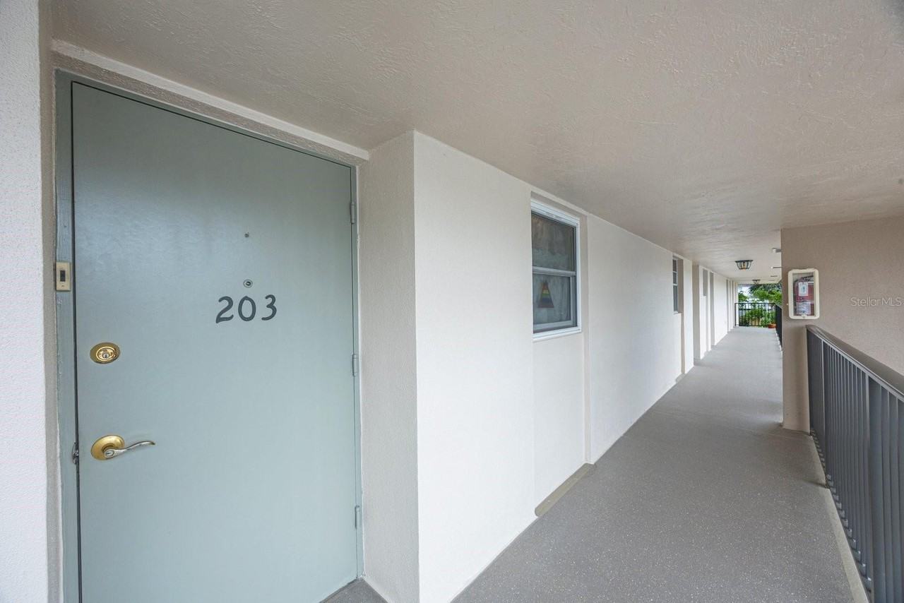 9945 47th Ave N - Photo 3 of 29