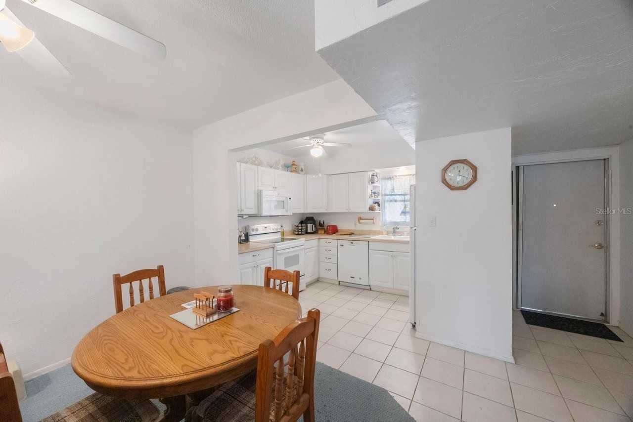 9945 47th Ave N - Photo 4 of 29