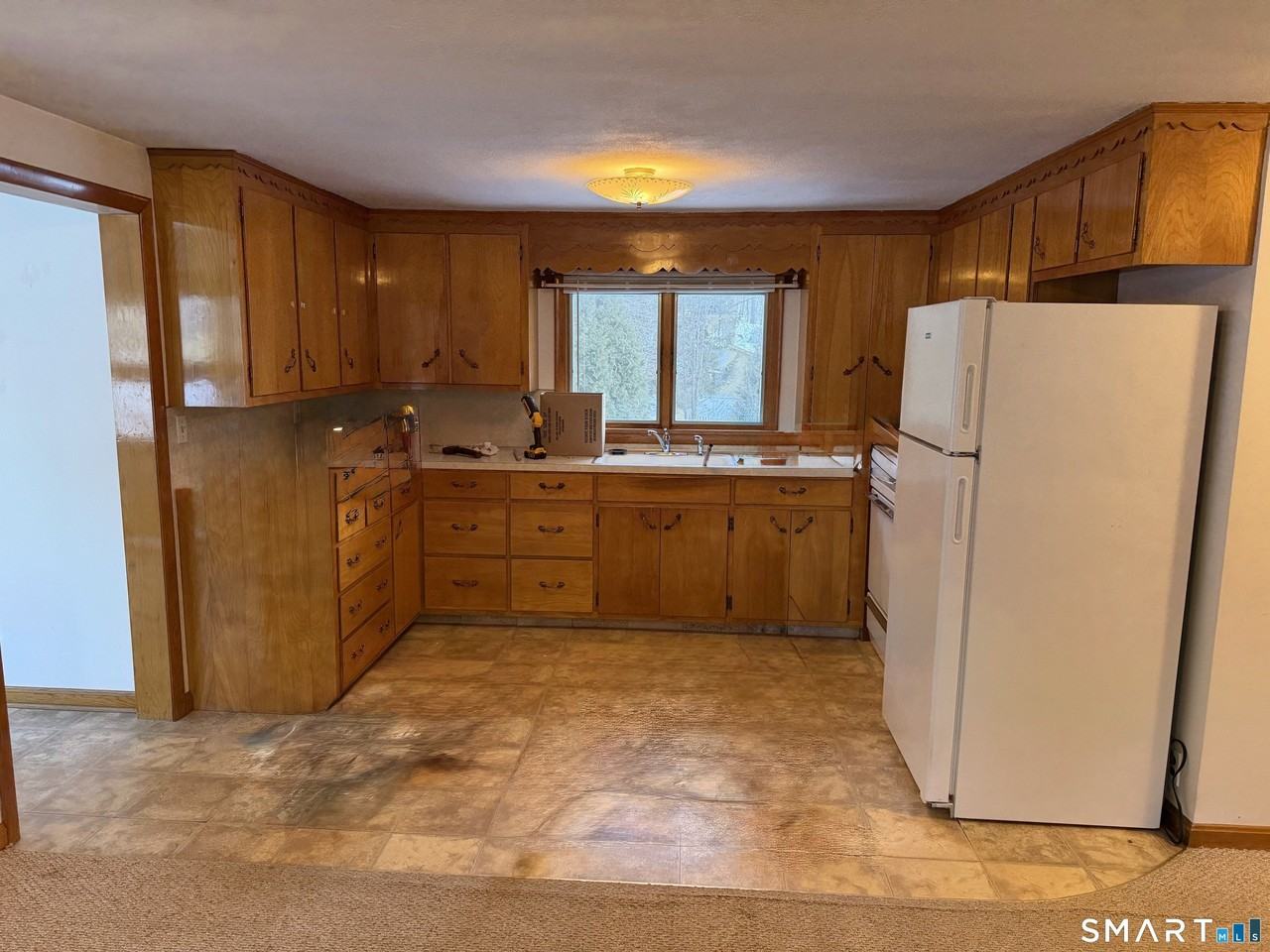 183 Melbourne St - Photo 2 of 12