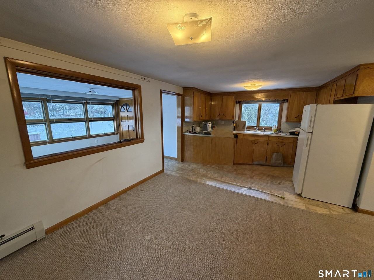 183 Melbourne St - Photo 3 of 12