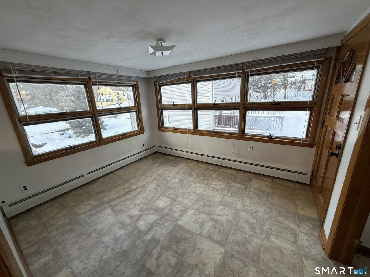 183 Melbourne St - Photo 6 of 12