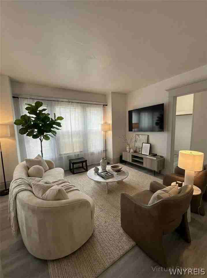 61 Baxter St - Photo 4 of 14