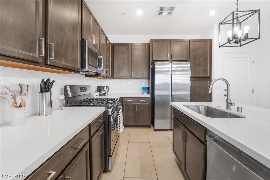 9816 Kings Glen St - Photo 2 of 18