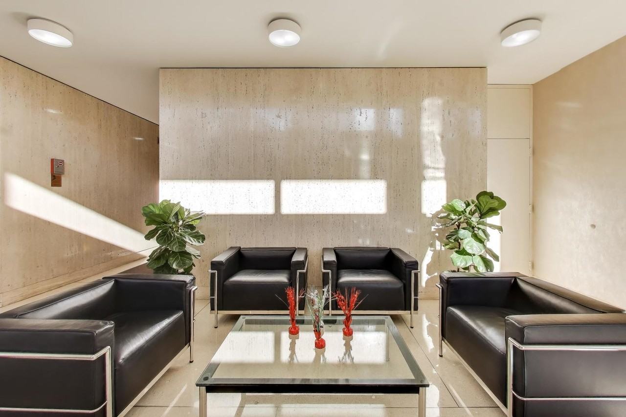 70 W Burton Pl - Photo 3 of 15