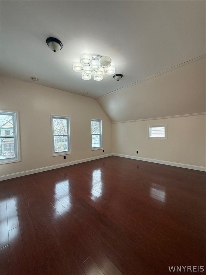 27 Garfield St - Photo 5 of 8