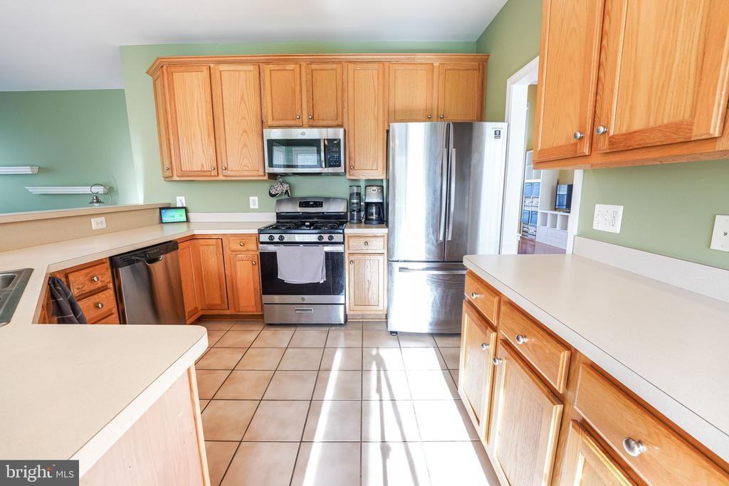 6046 Smooth Stone Pl - Photo 7 of 33