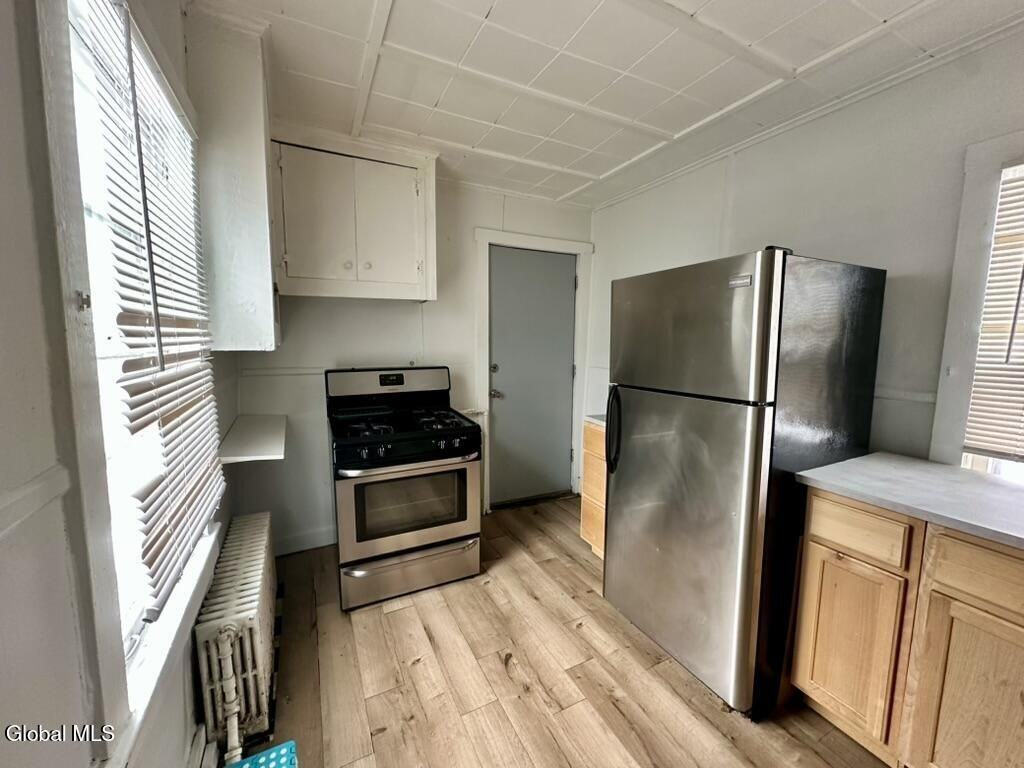 83 14th St - Photo 6 of 23