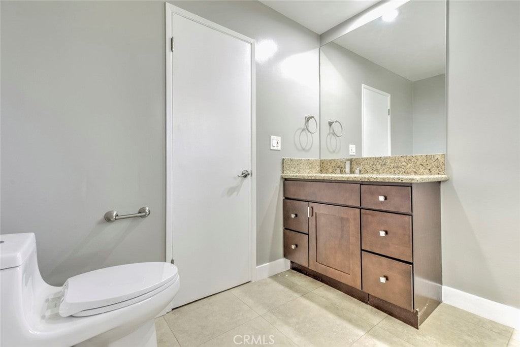 20625 Lemarsh St - Photo 3 of 38