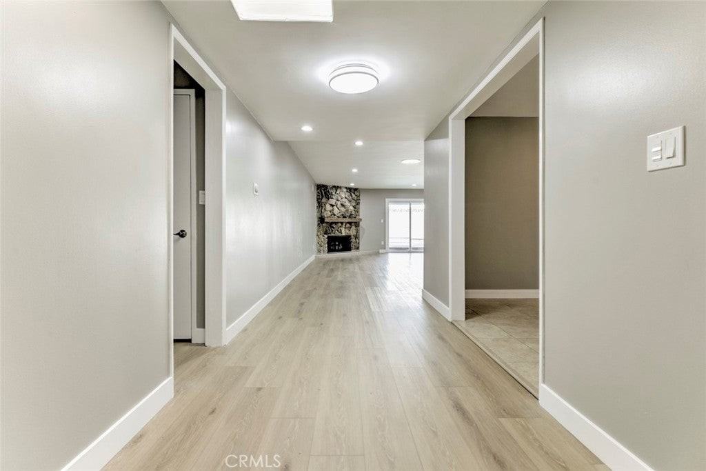 20625 Lemarsh St - Photo 4 of 38