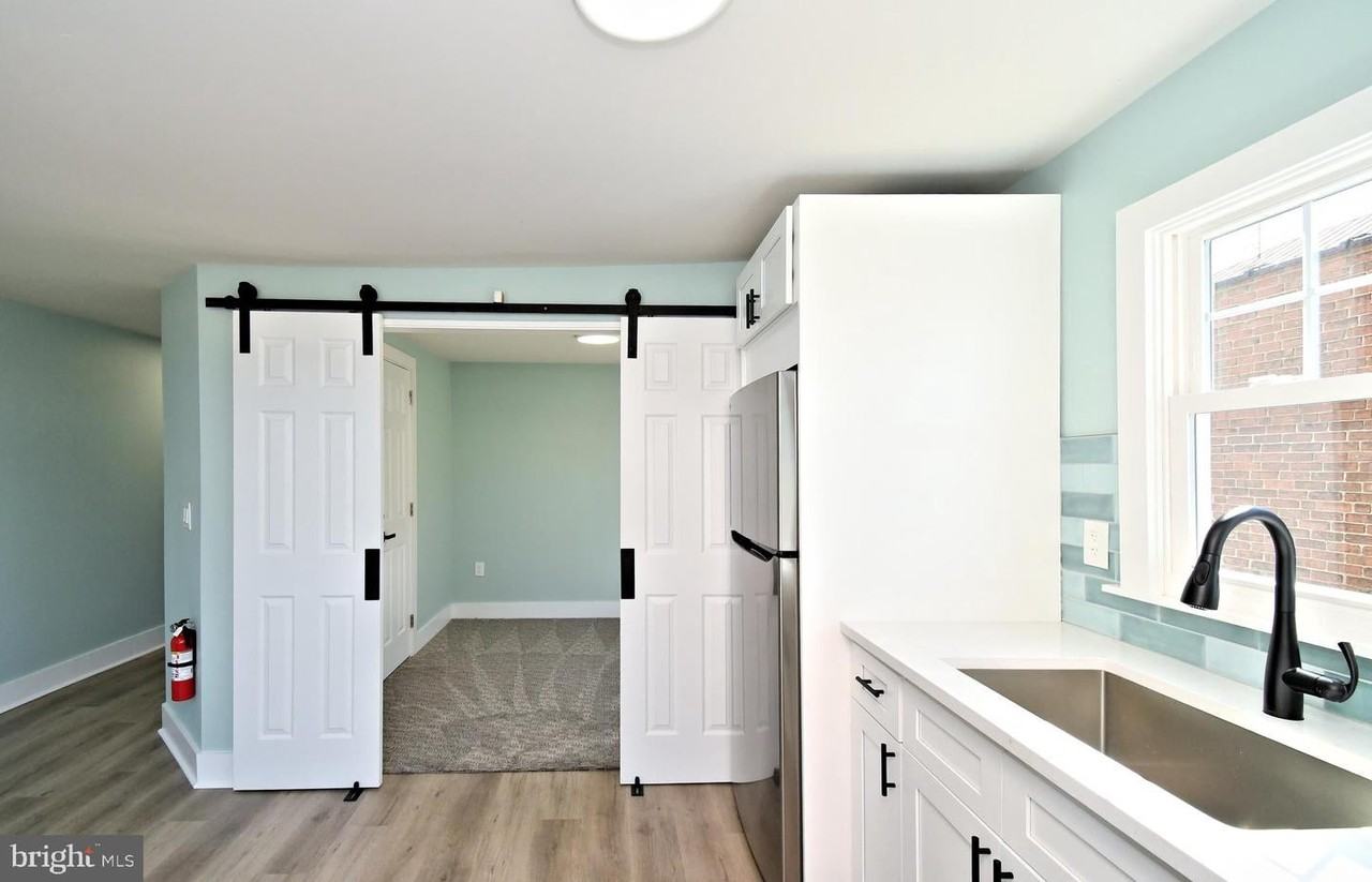 20 S Hanover St - Photo 7 of 15