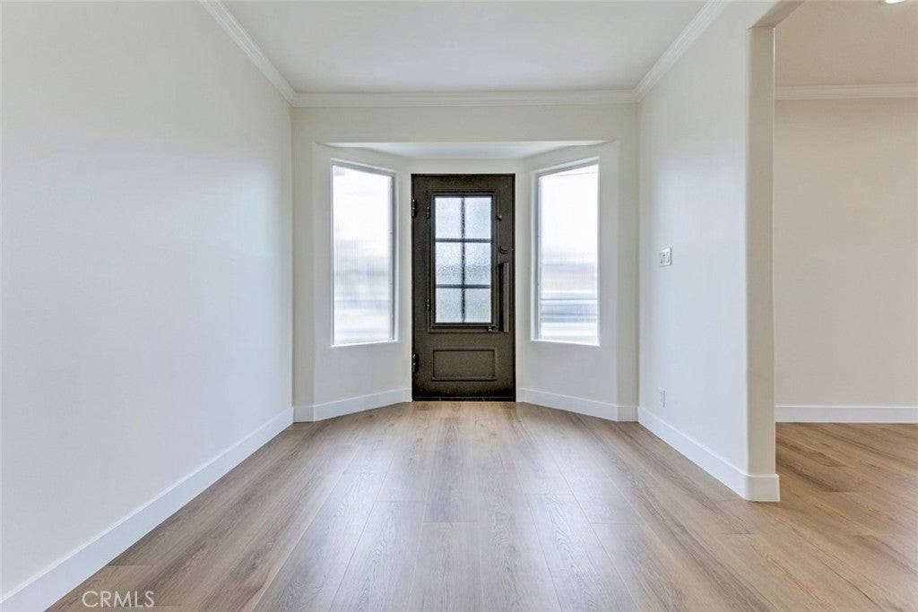 6622 Varna Ave - Photo 4 of 39