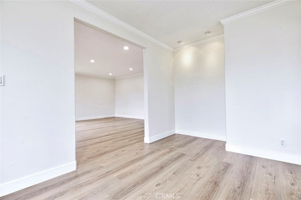 6622 Varna Ave - Photo 5 of 39