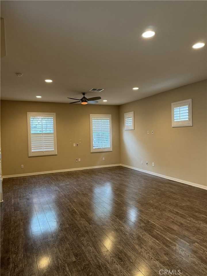 14584 Narcisse Dr - Photo 4 of 35