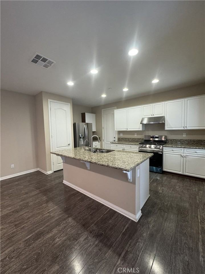 14584 Narcisse Dr - Photo 5 of 35